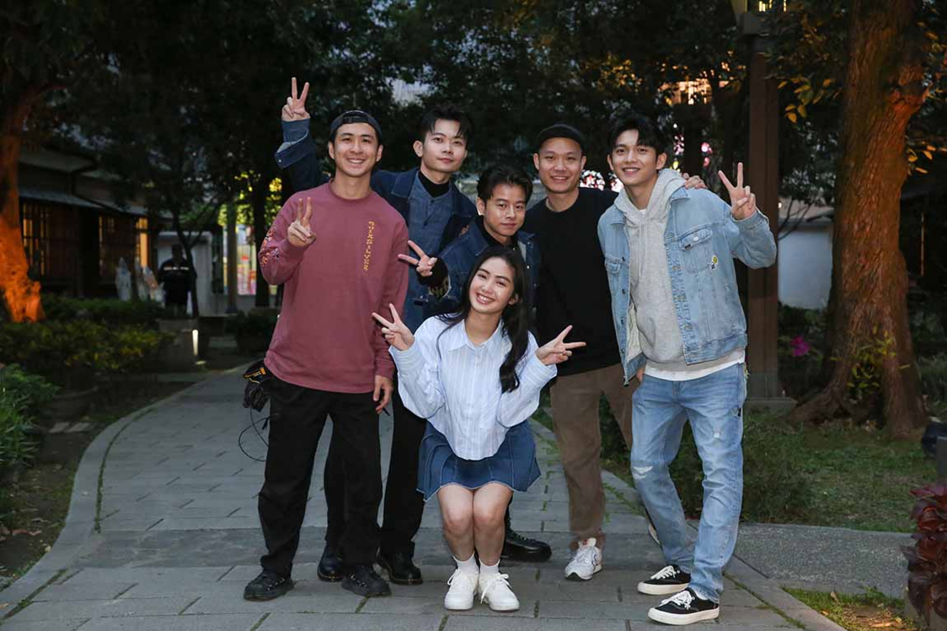 左起 攝影師秉耘 黃烱銘