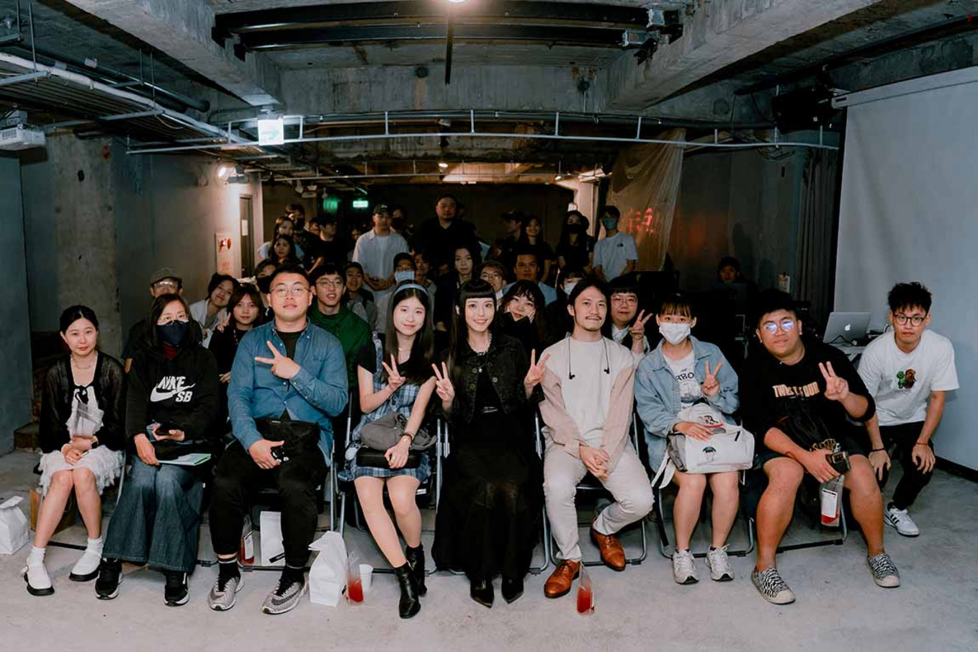 李嫣於昨日（4_2）在濕地 Venue 舉辦專輯發片派對，邀請媒體、音樂人以及幸運歌迷參與