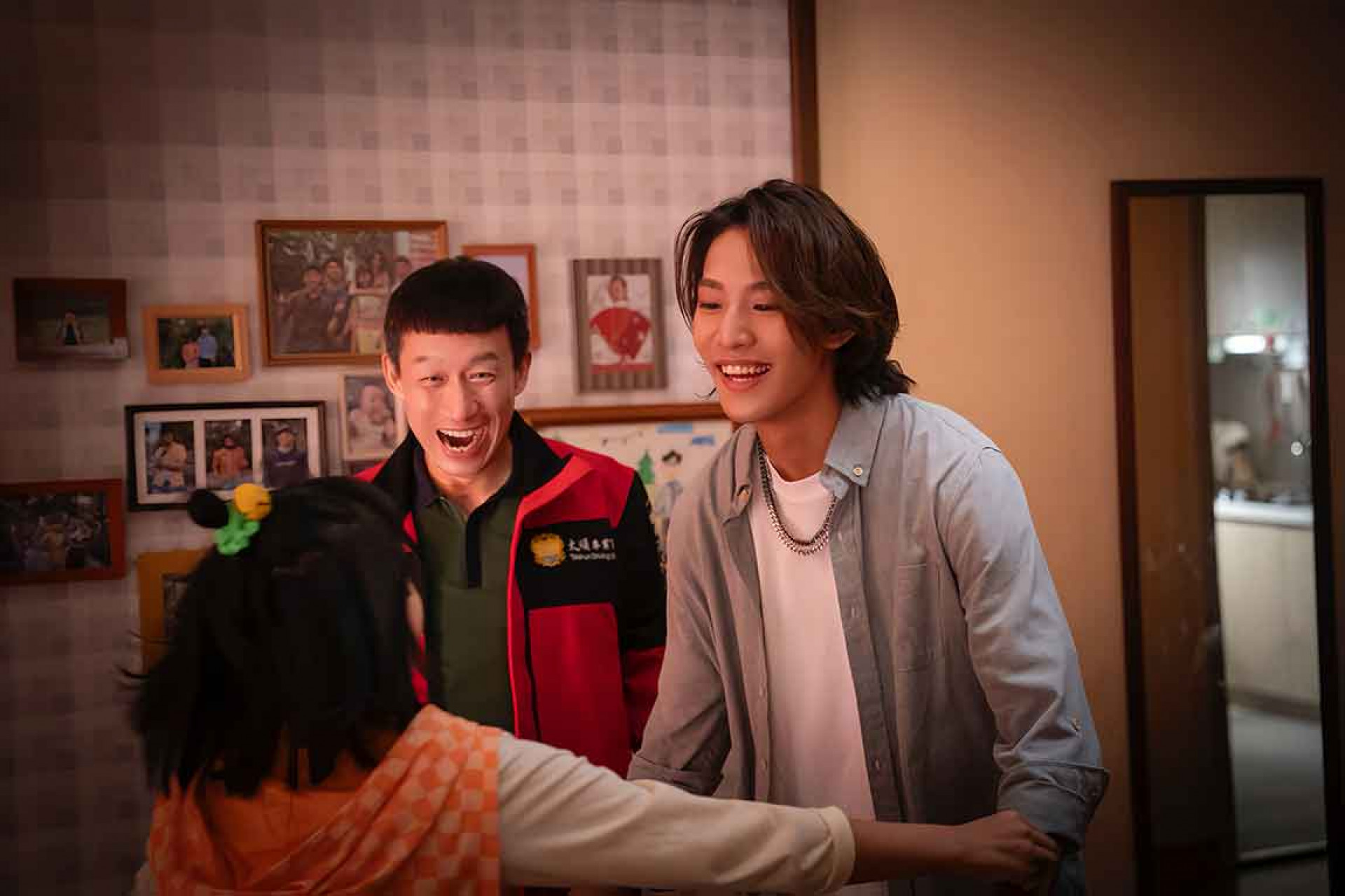 左起:郭子乾、煥鈞(瀚草文創提供)