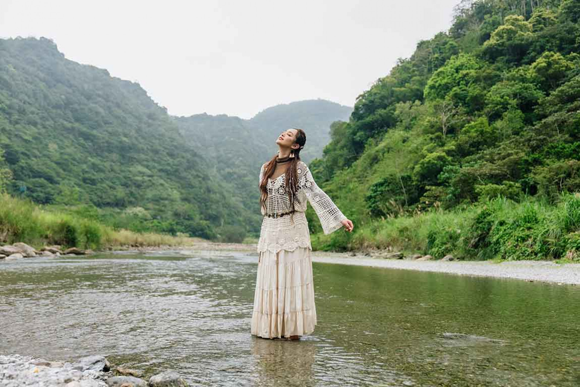 舞思愛前往宜蘭那山那谷拍攝〈說走就走〉