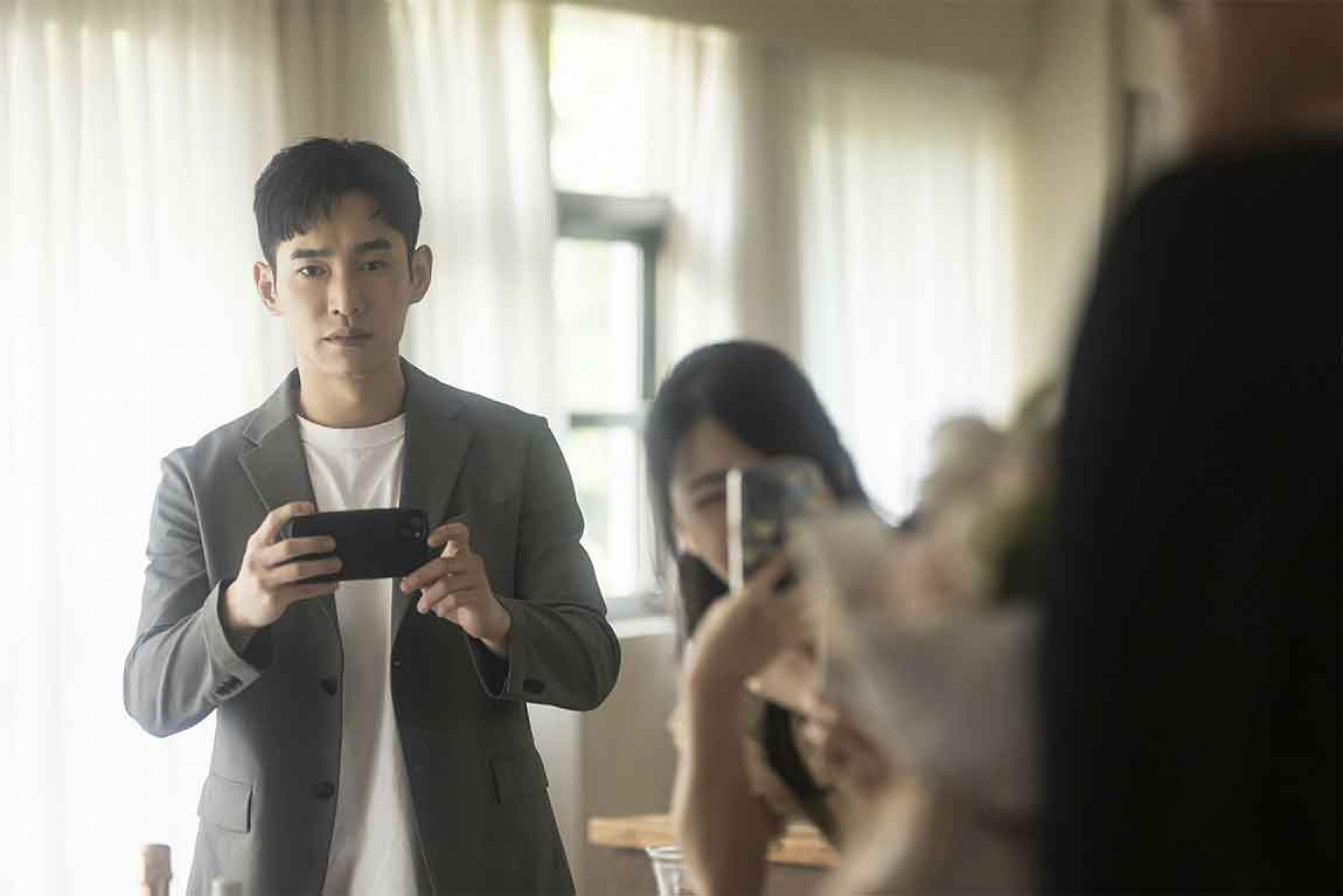 圖04：張書豪的專業讓聖皓收穫良多。（相信音樂提供）