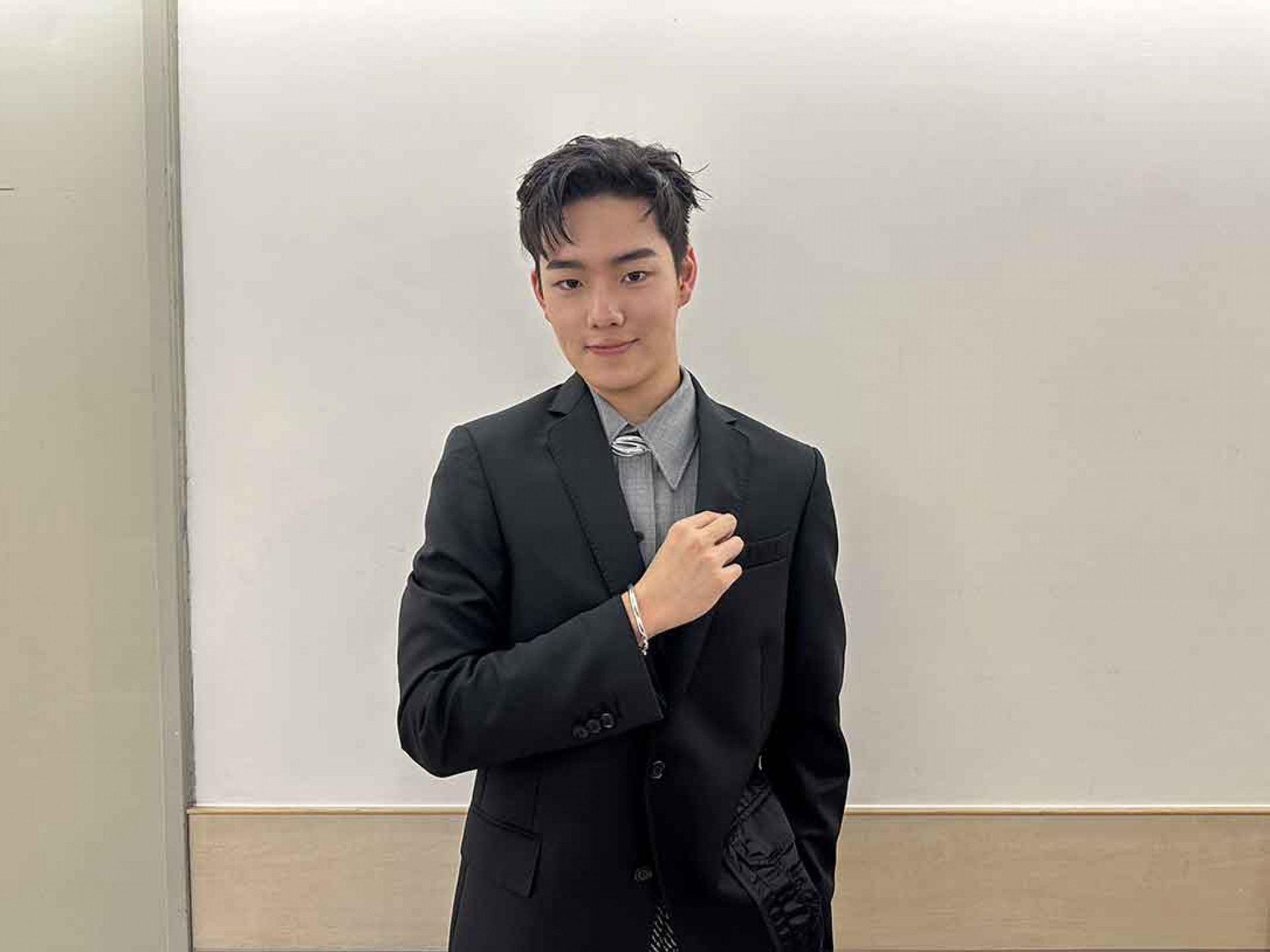 AcQUA源少年須弘道受邀全中運表演，與介壽國中、敦化國中的弦樂團合作演出。（照片提供：種子音樂）