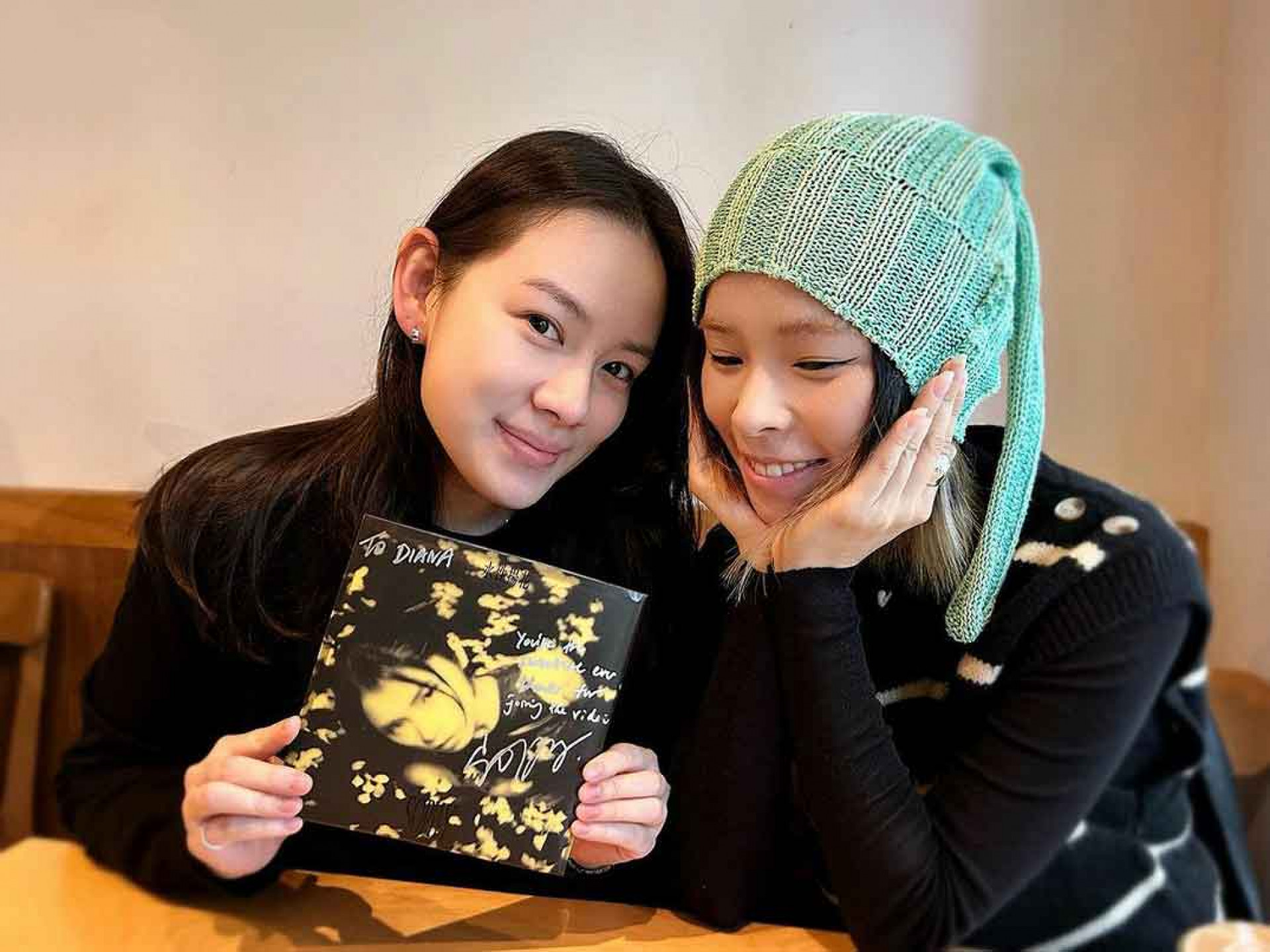 王詩安（左）與Sophy王嘉儀