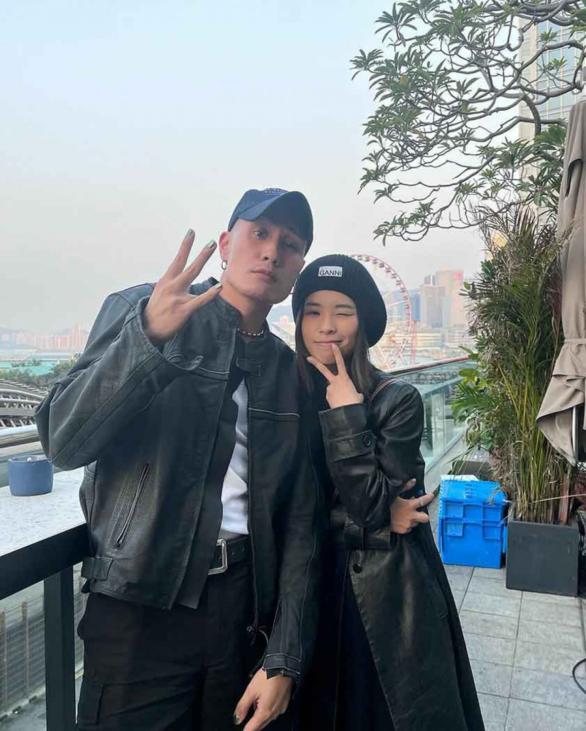 YELLOW黃宣(左)與Sophy王嘉儀