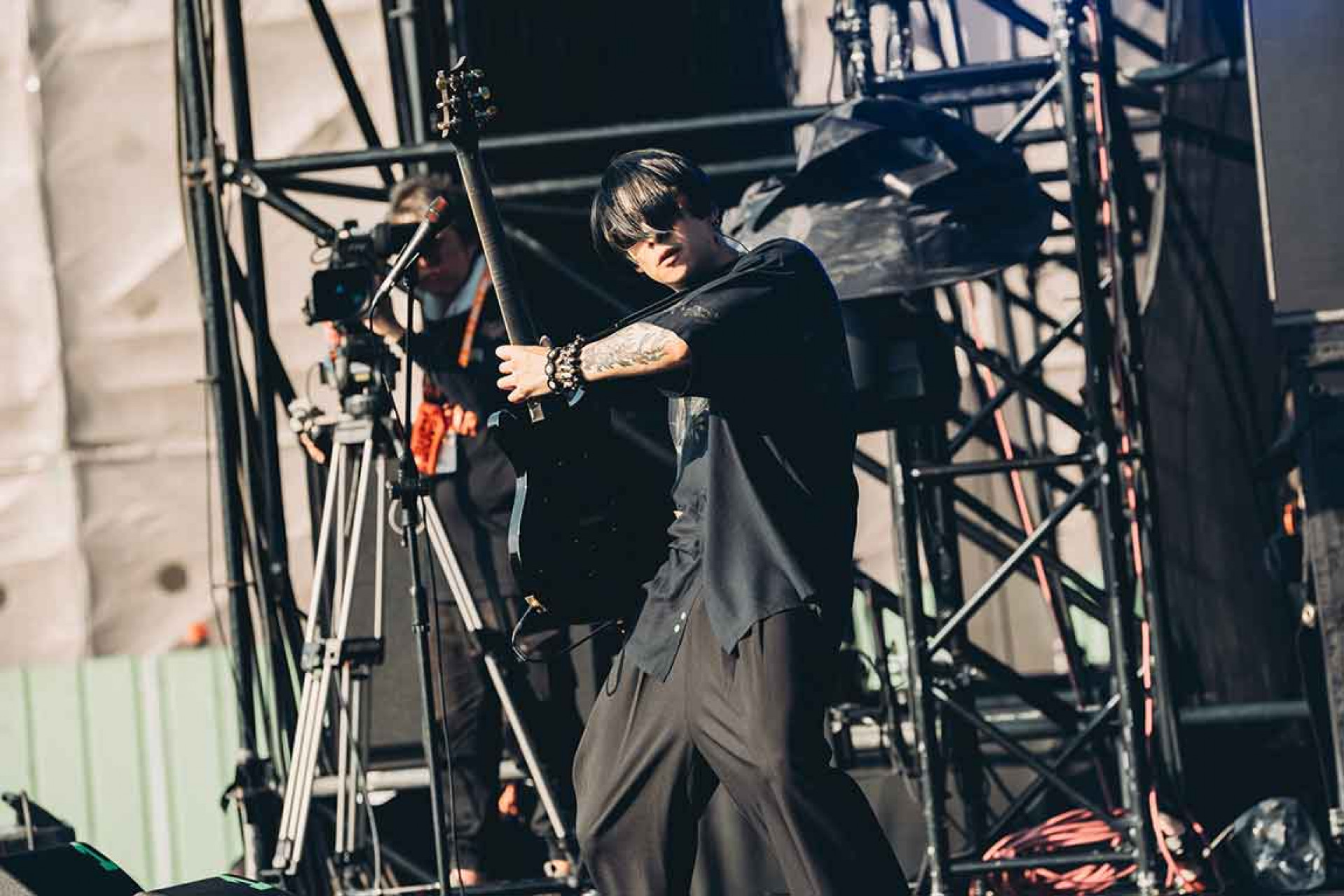 康士坦的變化球吉他手Creed-(照片:出日音樂)