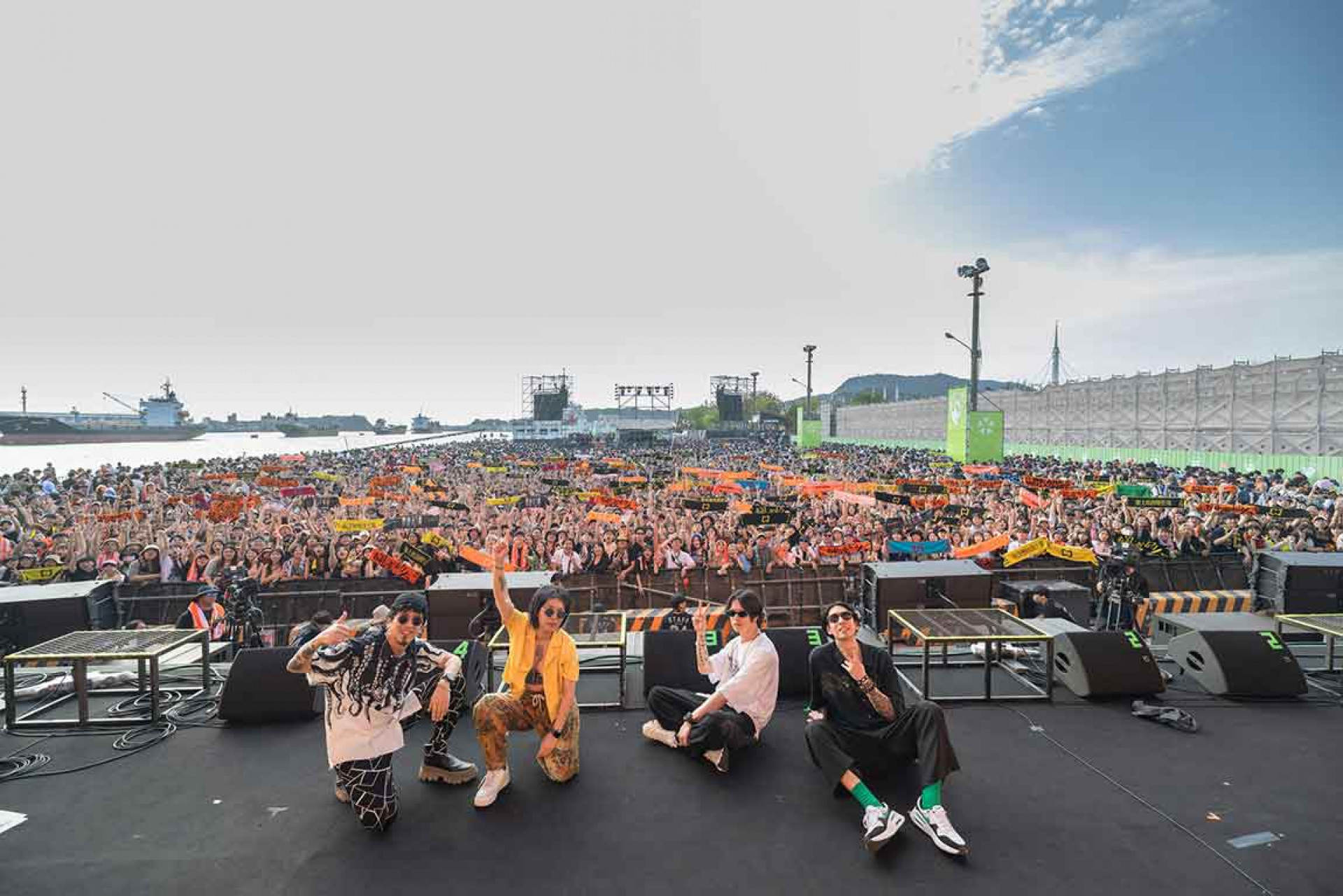 康士坦的變化球今年在大港開唱,台下滿場樂迷相挺-(照片:出日音樂)