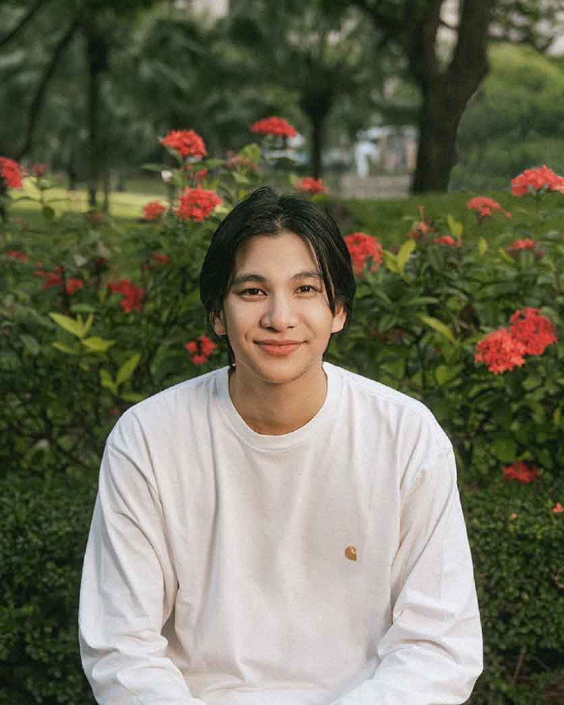 Phum-Viphurit_1
