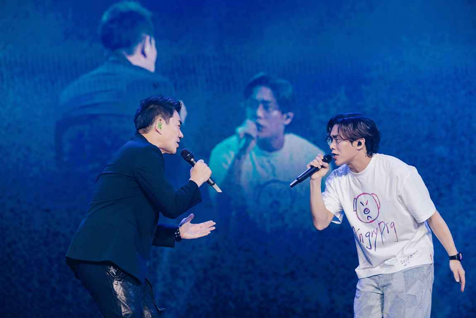 圖05：驚喜嘉賓任賢齊狂讚告五人未來無限。（相信音樂提供）