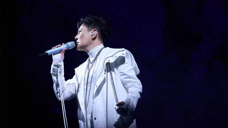 張信哲《未來式終極版》首攻鳥巢 :「我的歌裡住著前任,有嗎？」 五萬粉絲答有掀高潮