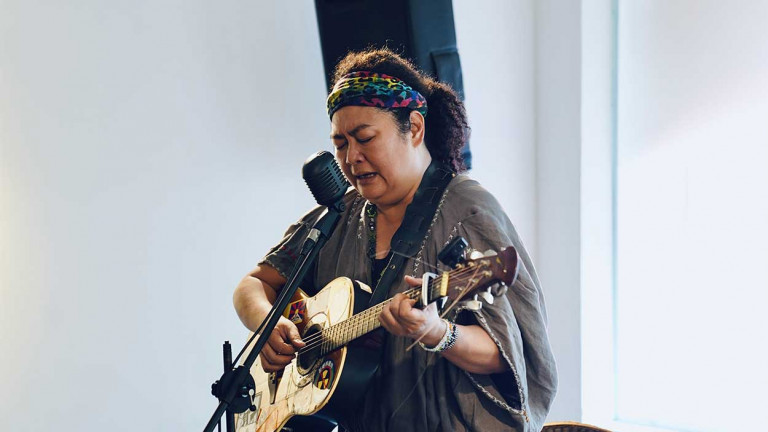 巴奈喜獲金曲獎三項提名！成功寫下金曲國台語雙入圍紀錄保持人 6月全台語演唱會攜手柯智豪挑戰演唱會現場「鬥嘴鼓」講古