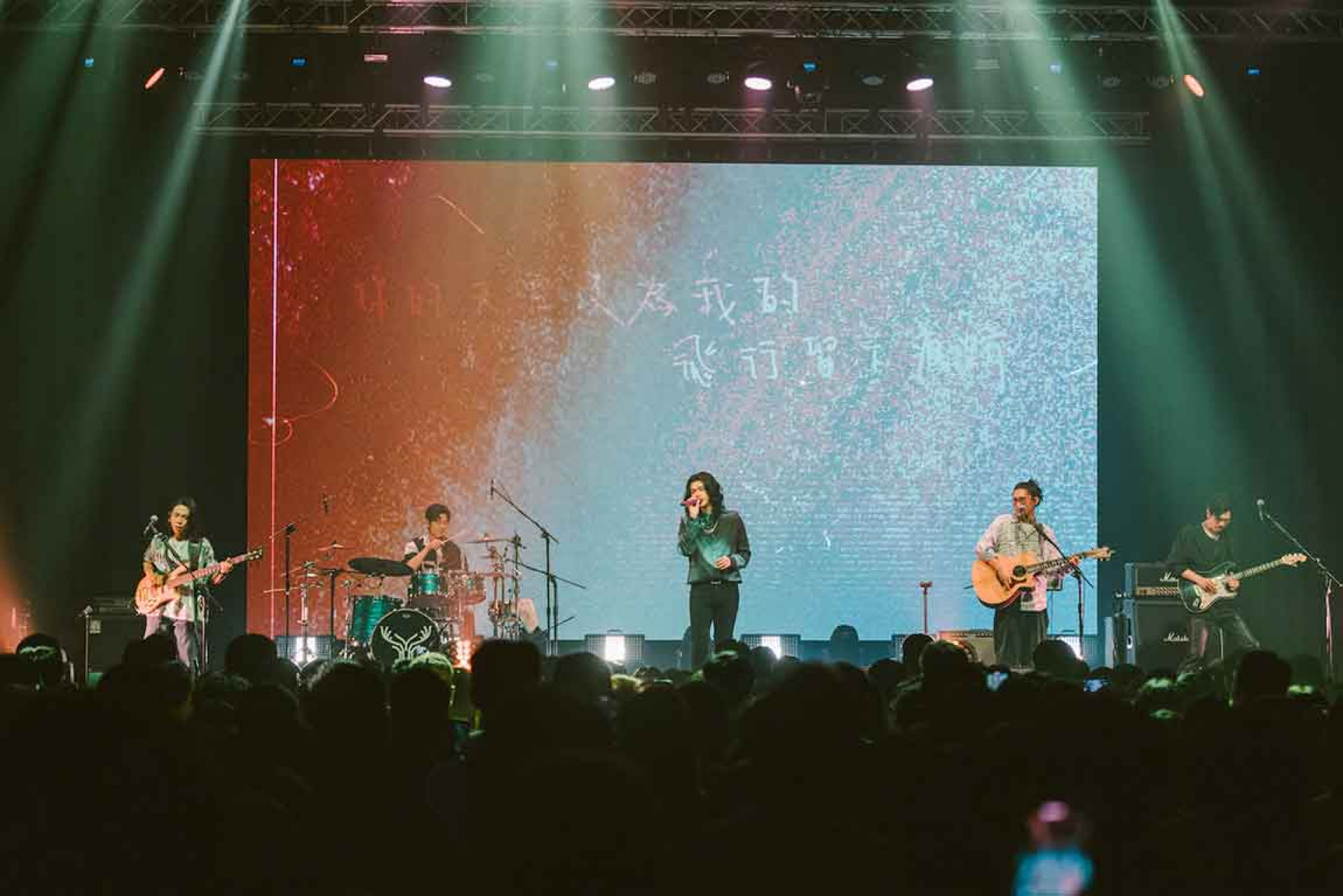 圖04：麋先生「都是浪漫害的」巡迴演唱會場場秒殺、一票難求。