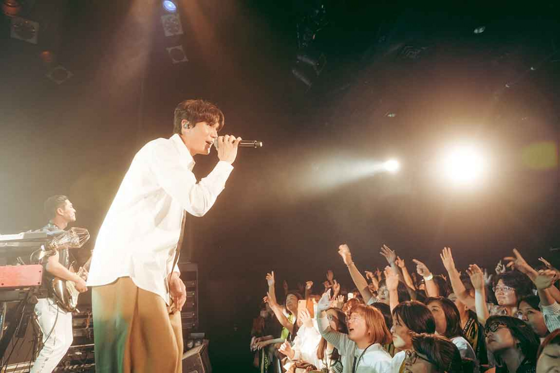 圖07:小玉跟日本歌迷互動。(相信音樂提供)