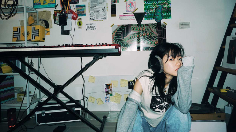 近年最值得期待的「臥室創作新人」 Andr 新 EP《Hidden Card 藏招》翻玩聲音取樣、在曲風與聲響間自在遊走