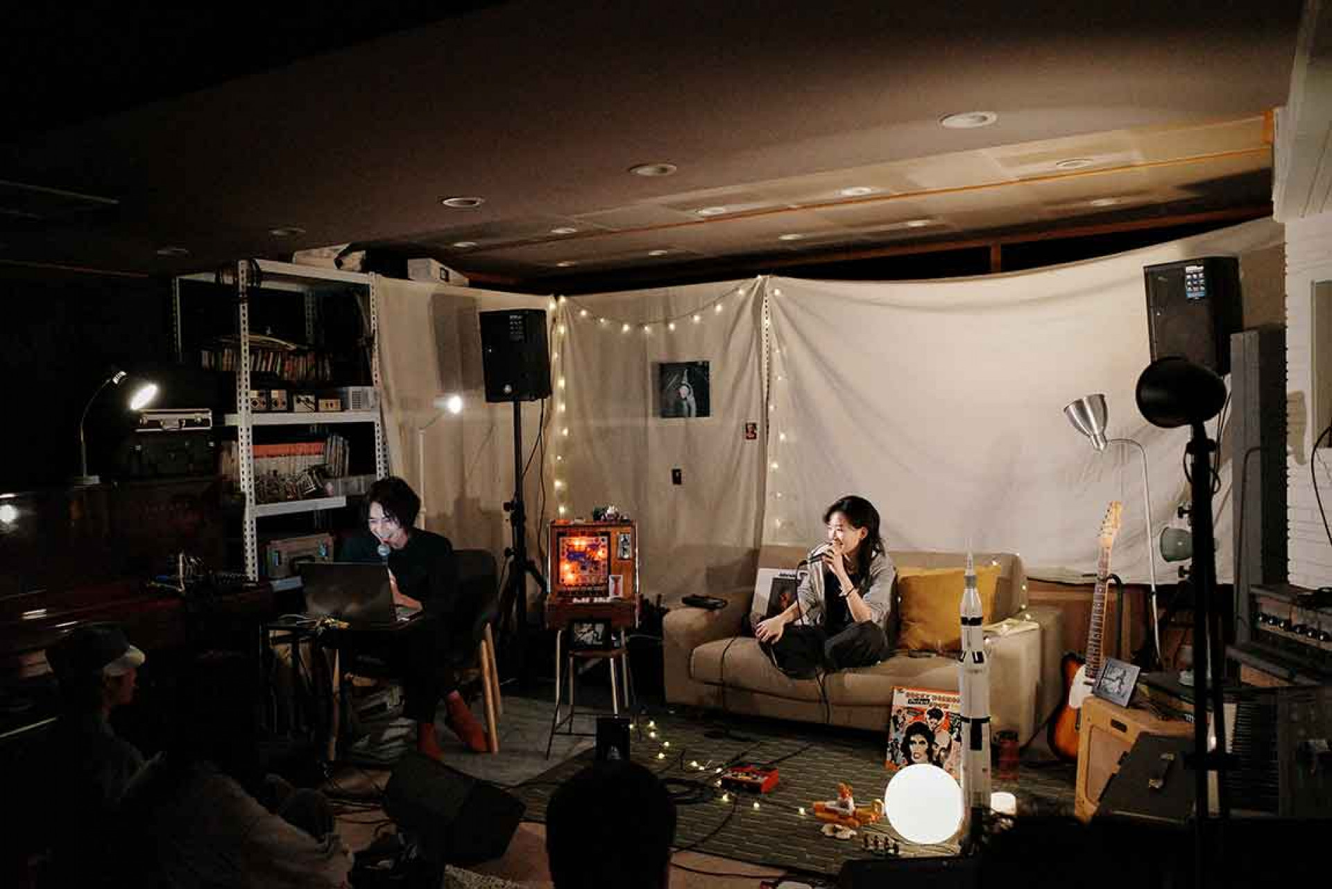 臥室唱作新人Andr與製作人韓立康互動，分享音樂製作與創作過程的大小事