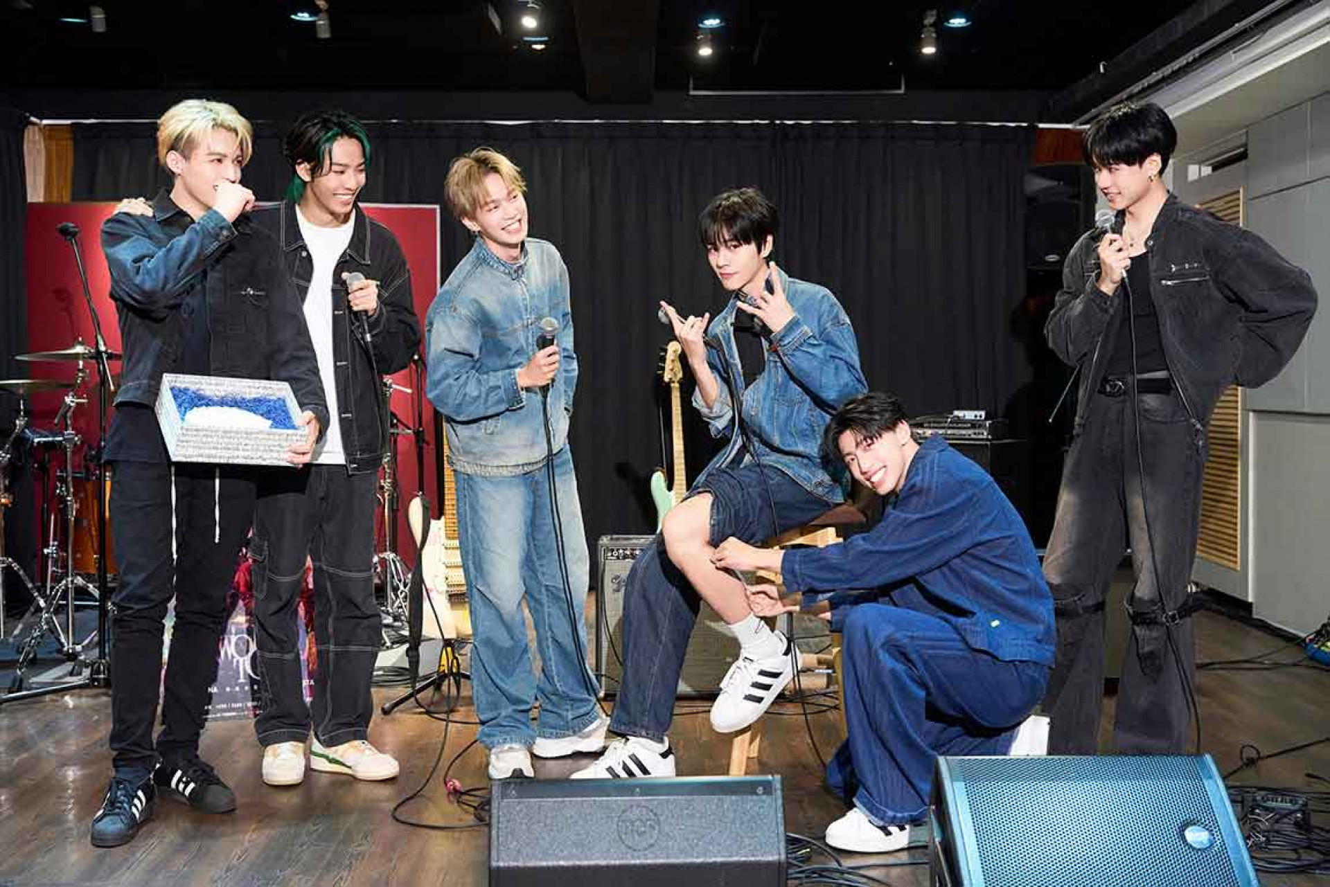 Ozone4_(左起)哲言、煥鈞、子翔、佳辰、文廷、祖安