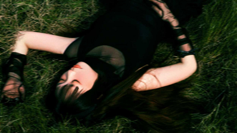 少女心中的分手典禮主題曲 蕎Chiao 推出新作《無人》 悼念已無人在場的愛情