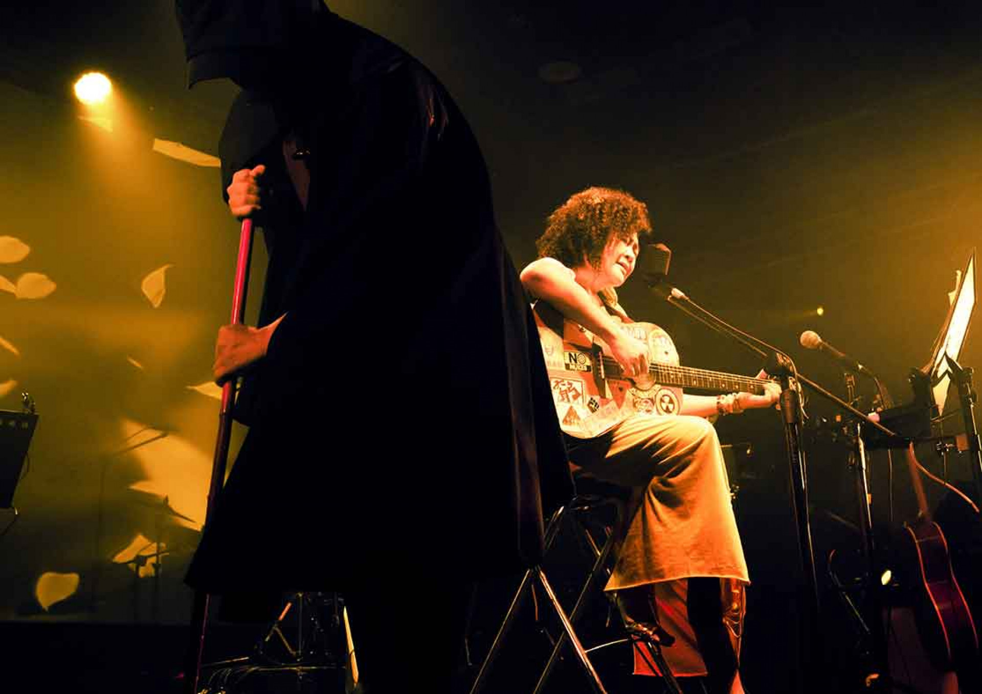 巴奈舉辦全台語演唱會「夜婆會飛-月娘有影」演唱會