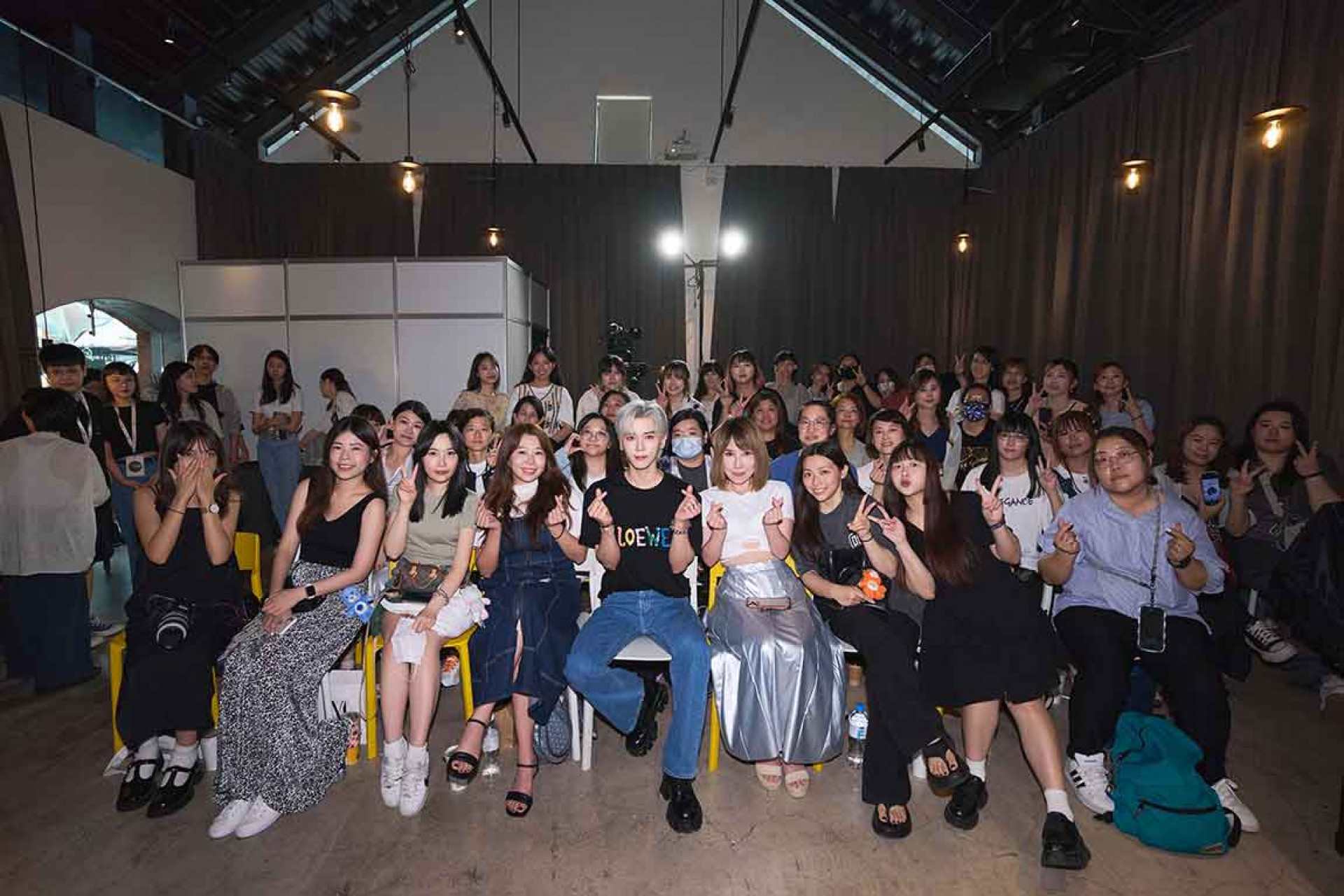 Bii畢書盡慶生會大合照