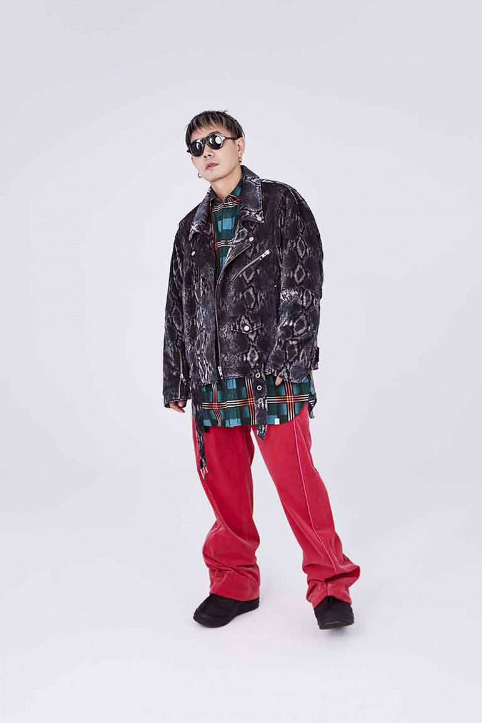 伍佰、曹雅雯、滅火器都曾跟林哲儀合作過!開創時髦動感台式電音樂風