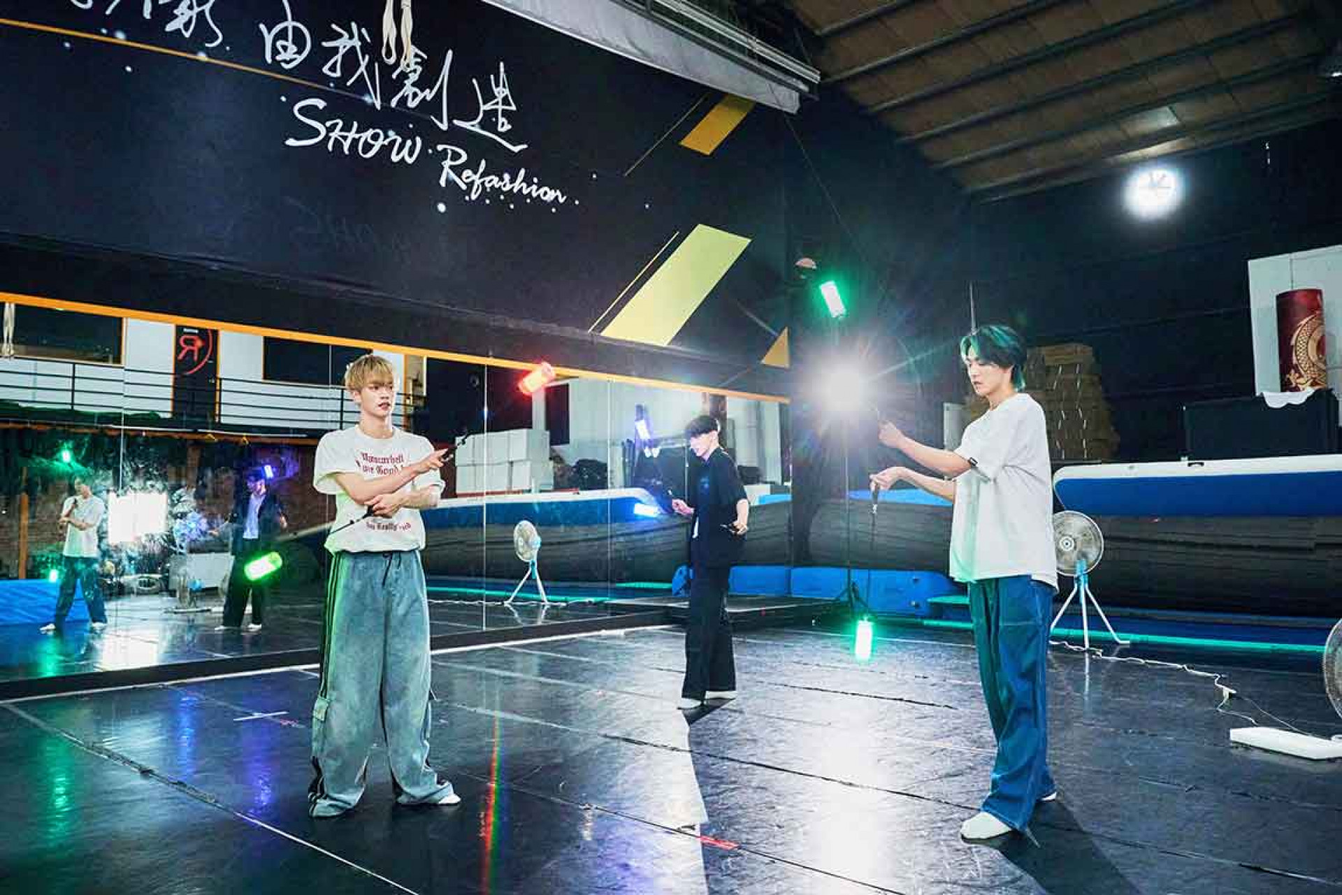 POI_(左起)子翔、文廷、煥鈞