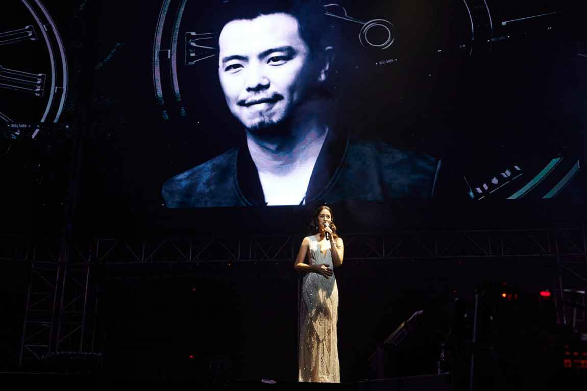 莫允雯也向曾在《角頭》中飾演螢幕情侶的另一半黃鴻升喊話：「時間過好快，不知道你在那顆星，過得好不好？-謝謝你留給我最美好的回憶，請放心我們都很好」場面令人動容。