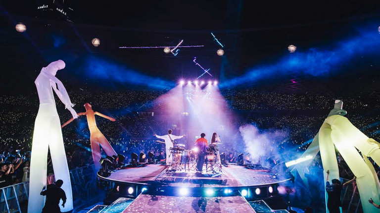 繼奪下首座金曲獎告五人再創演唱會紀錄 夏季戶外開唱迎戰體感40度酷暑 犬青爺爺巨型漁船遠渡重洋驚喜登場