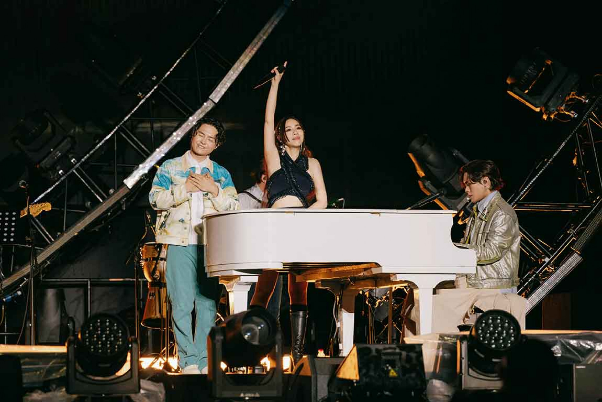 圖03:「宇宙有趣」雙巡演累積43萬人參與,歌迷飛行1267公里只為見一面。(相信音樂提供)