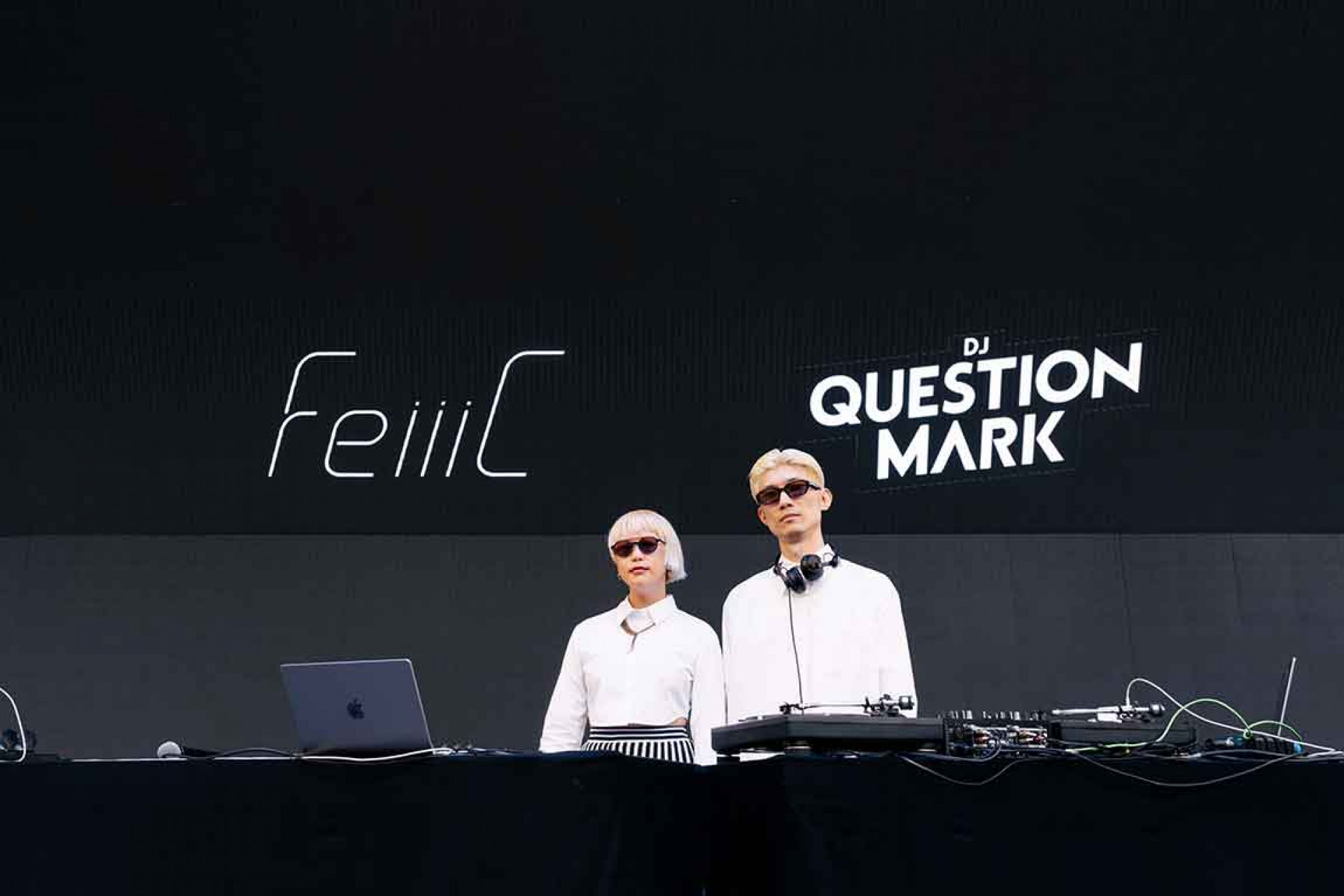 VJ-feiiic（左）、DJ-QuestionMark（右）02