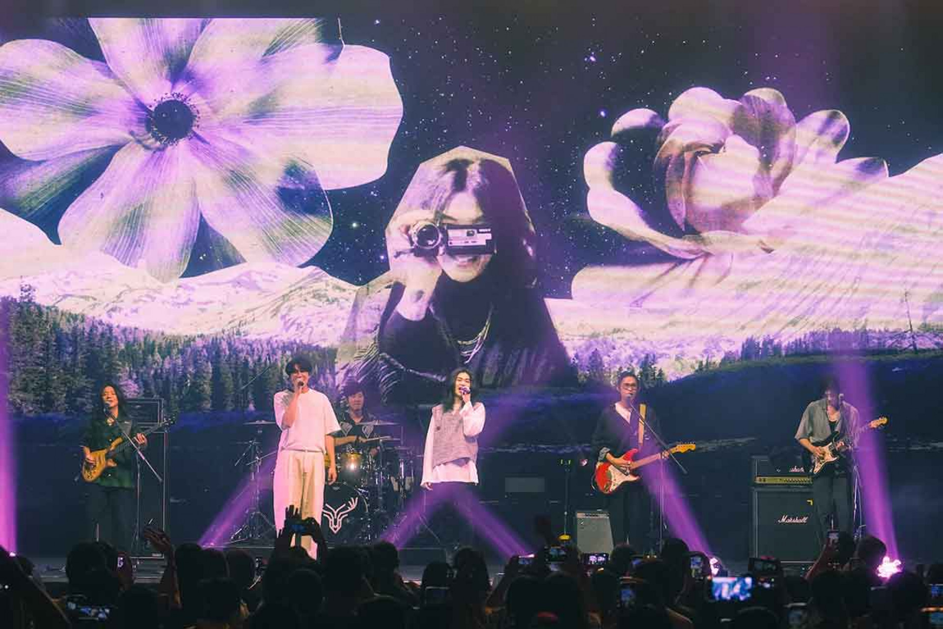 圖12:首次到香港開唱意義非凡,麋先生特地邀請宇宙人小玉擔任嘉賓合唱。(相信音樂提供)