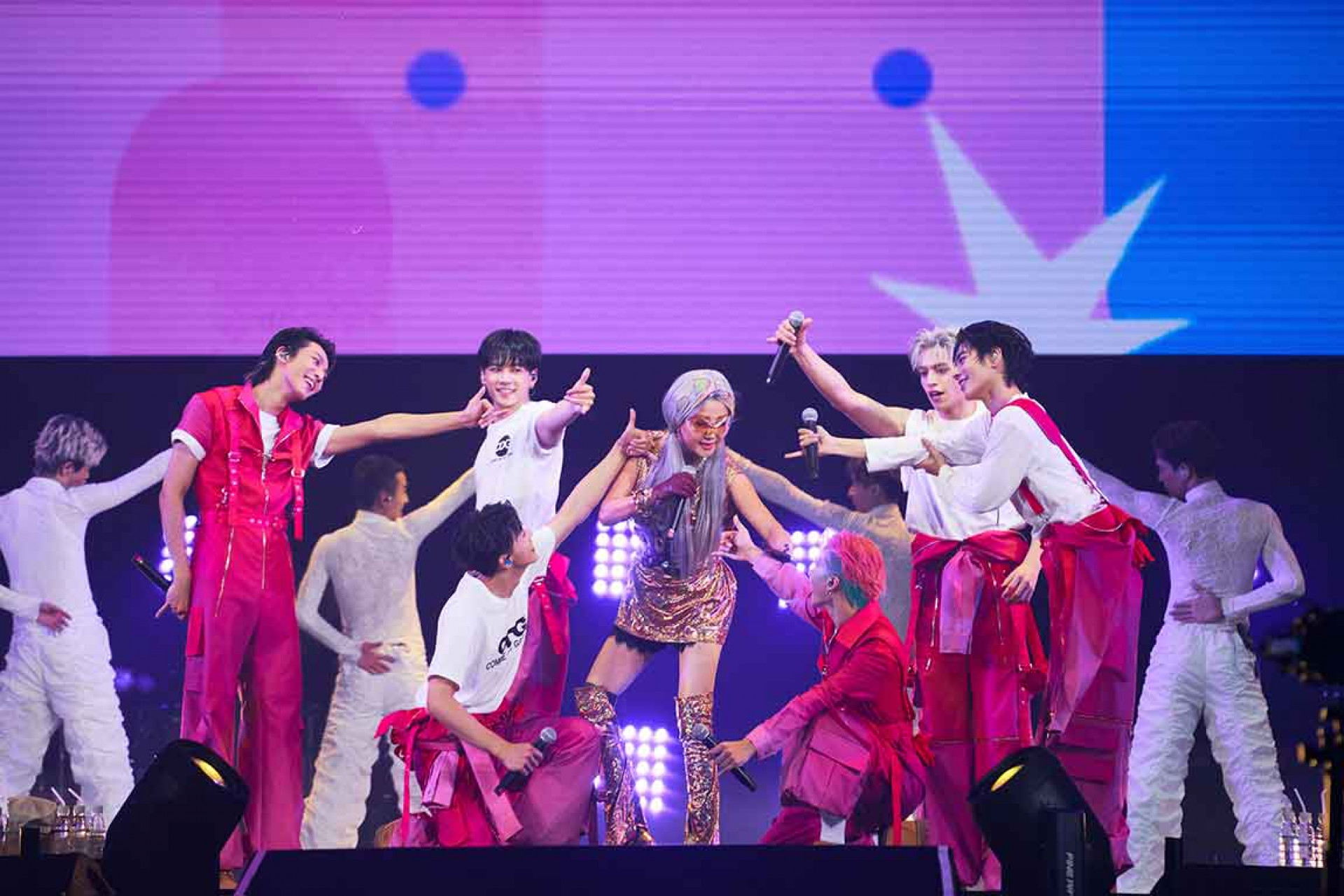 (左起)煥鈞、祖安、文廷-(右起)佳辰、哲言、子翔