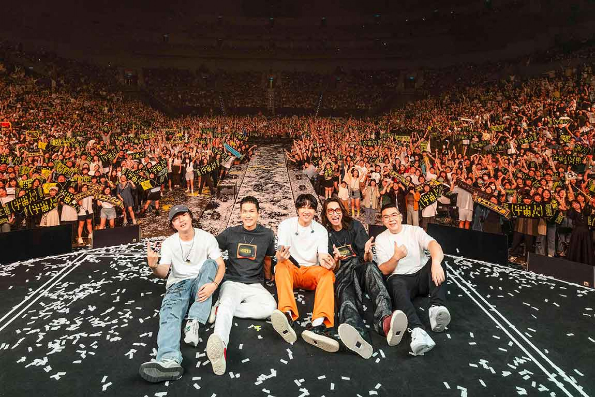 圖01:金曲樂團宇宙人首次登陸高雄巨蛋 《α:回到未來》超狂口碑近萬歌迷徜徉銀河系。(相信音樂提供)