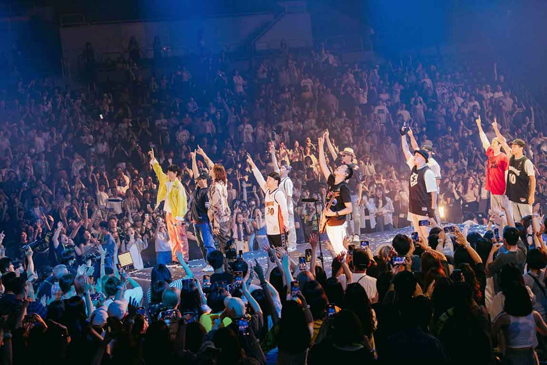 圖11:宇宙人與建中同窗白河幫舞力全開。(相信音樂提供)