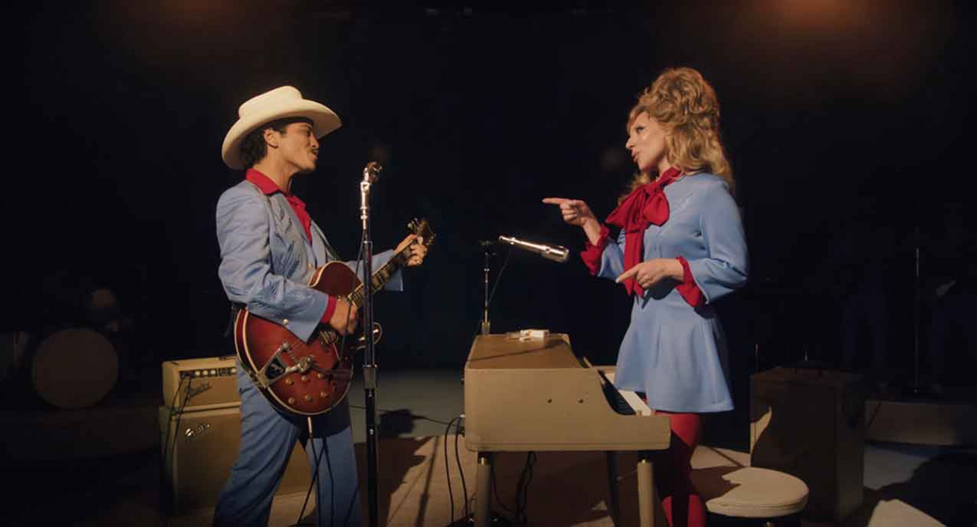 女神卡卡,-火星人布魯諾---截自YouTube---1jpg