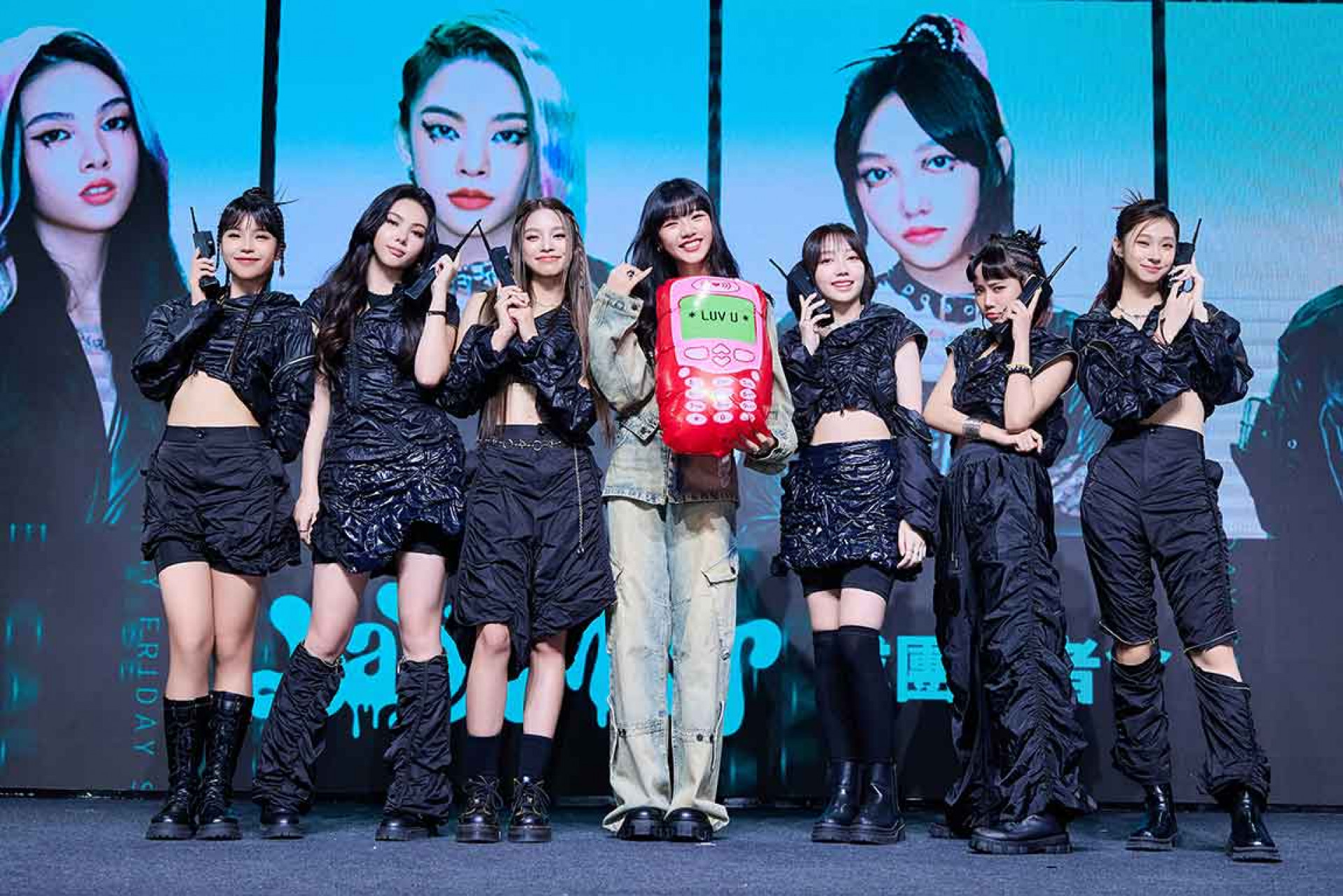 08_左起：丞妘、Vikky、粼粼、木木、栩栩、品妡、熙妍
