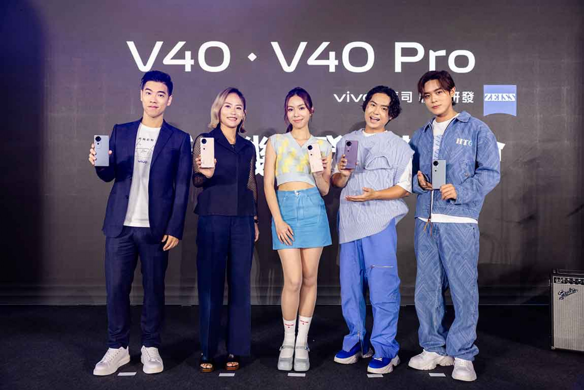 圖01：告五人屢創佳「機」-，成為vivo-V40系列全新代言人-。（相信音樂提供）