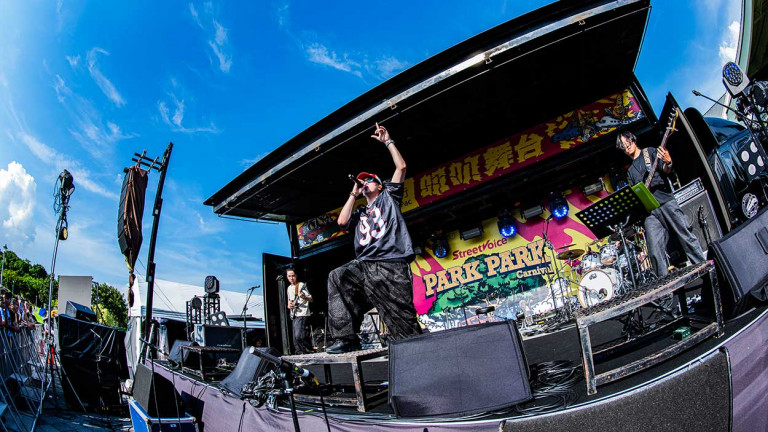 2024叭叭嘉年華 Gummy B電腦熱當Delay卻喊幸運 遇飛機為夯歌〈敦化南路〉開場