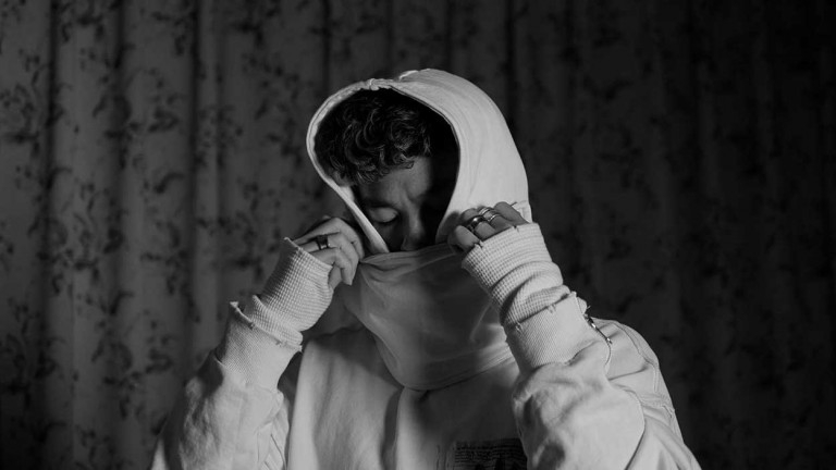 擺脫低潮 ANBA 推出全新EP《R.i.P》弔念過往失去的一切及父親…