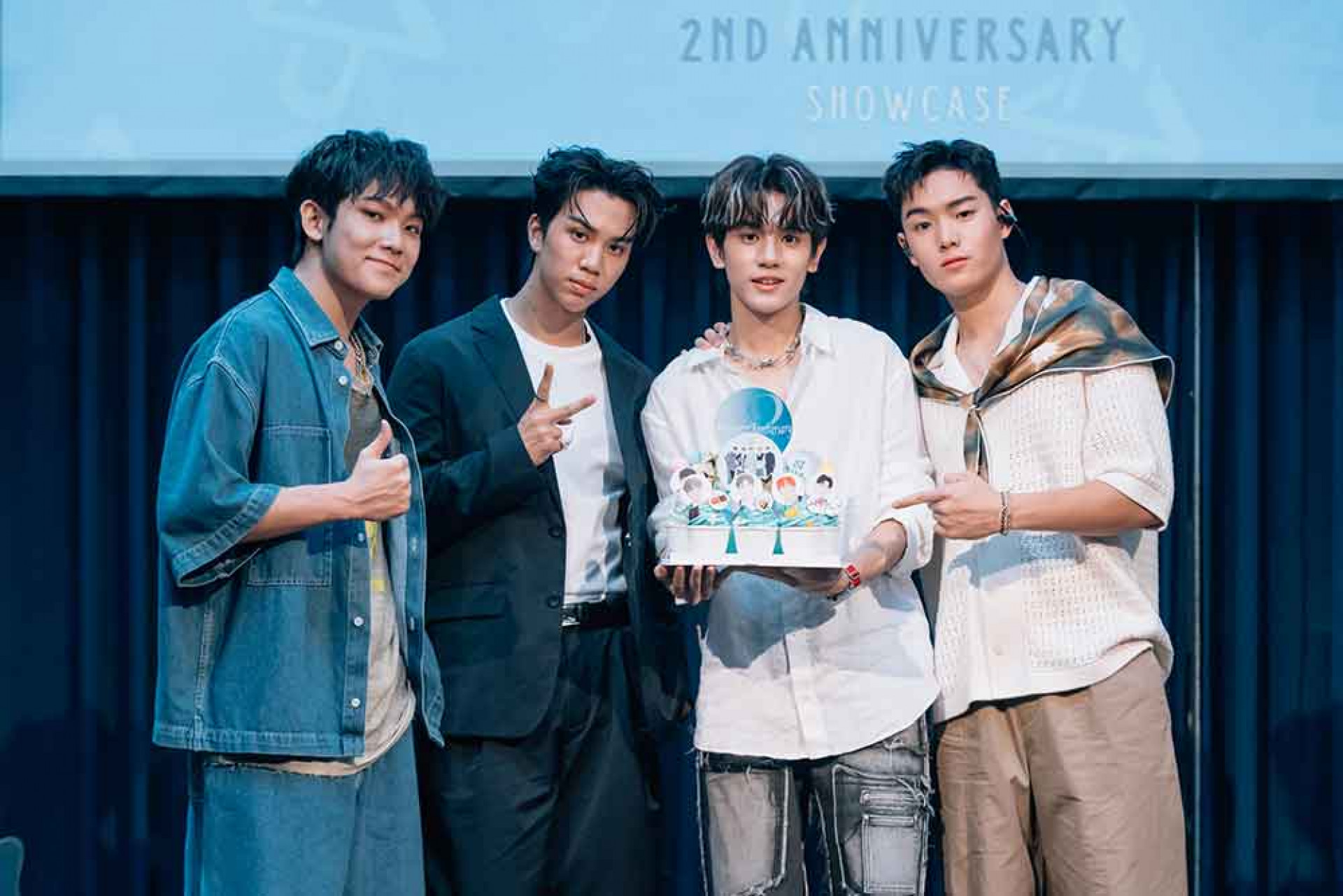 AcQUA源少年慶祝成團出道兩週年,舉辦活動與粉絲同樂,照片左起林毓家、李秉諭、盧佾暘、須弘道(照片提供:種子音樂)