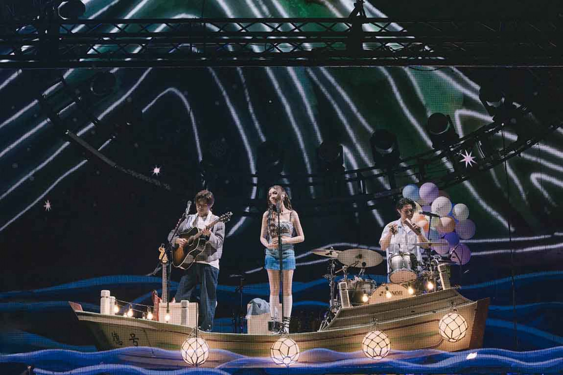 告五人「宇宙超有趣」巡演首登北京戶外體育場。（相信音樂提供）