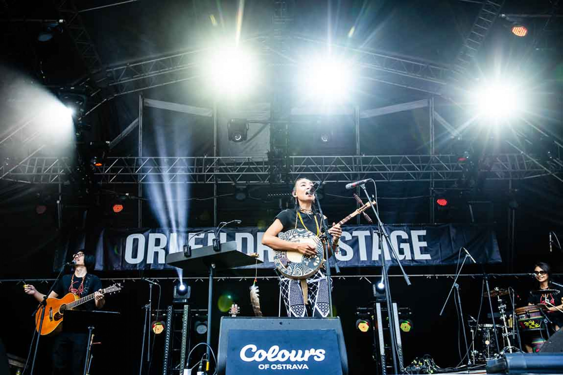 (請另外-credit----Eric-van-Nieuwland)-戴曉君受邀參與捷克最大的國際音樂盛事「Colours-of-Ostrava」音樂節