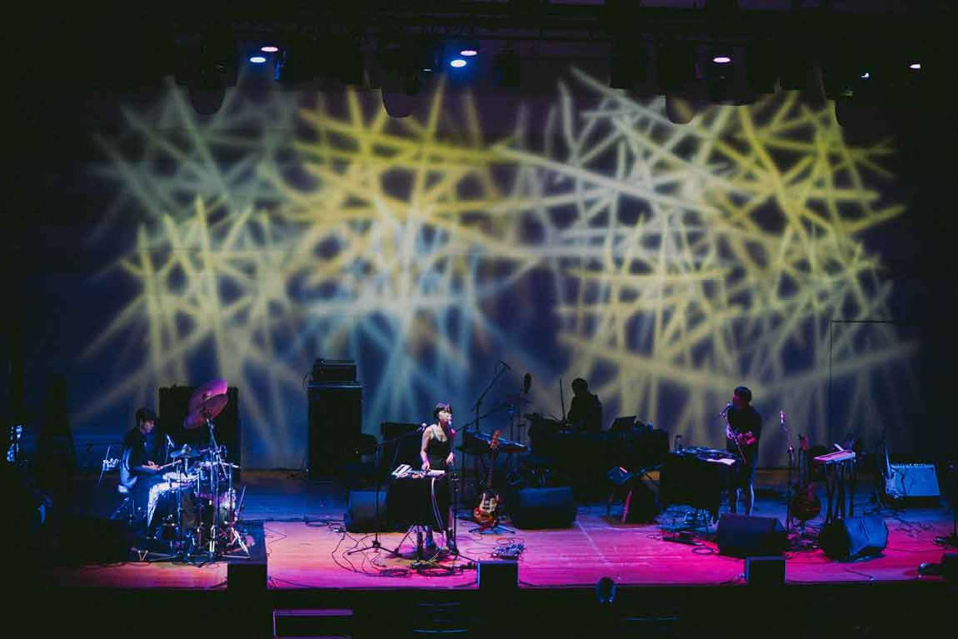 落差草原WWWW_演出照02