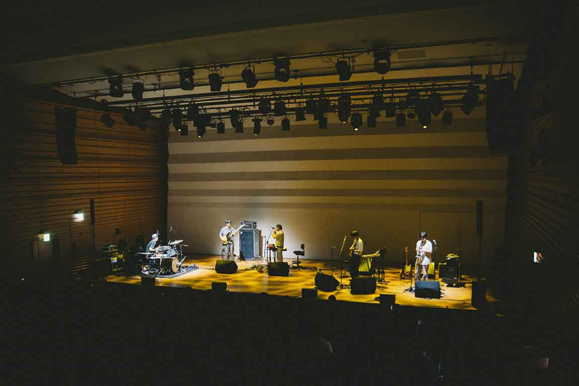 臥軌的火車_演出照03