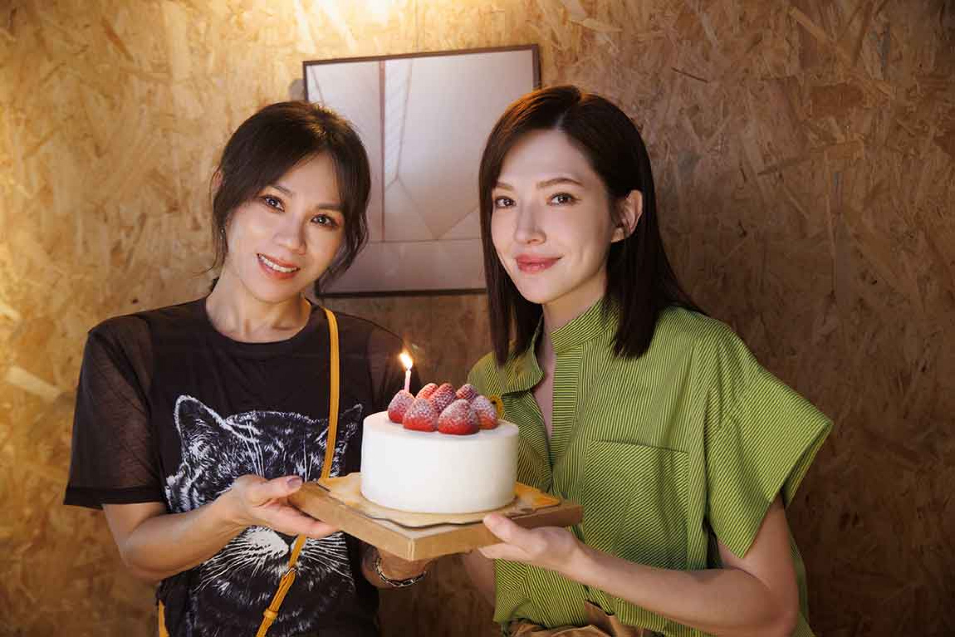 許瑋甯收到蛋糕