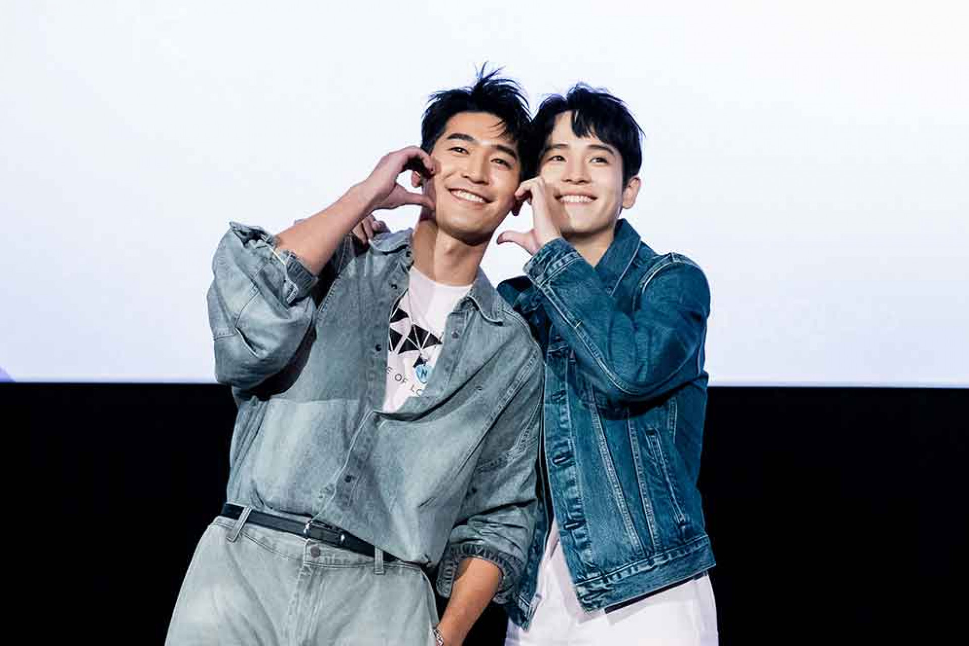 8《彈一場完美戀愛》與《某某》合辦粉絲同樂會,唯一連袂出席的CP涂善存(左)與張豐豪(右)大方灑糖寵粉(照片GagaOOLala提供)