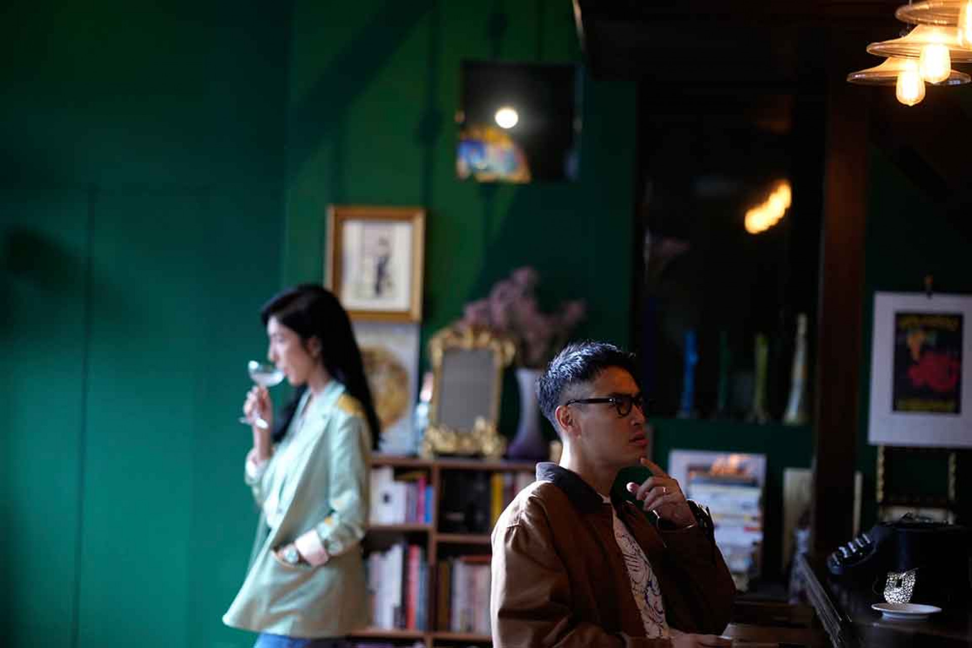 圖05:楊謹華與楊祐寧處在同樣空間卻要把對方當空氣演戲。(壹壹影業提供)