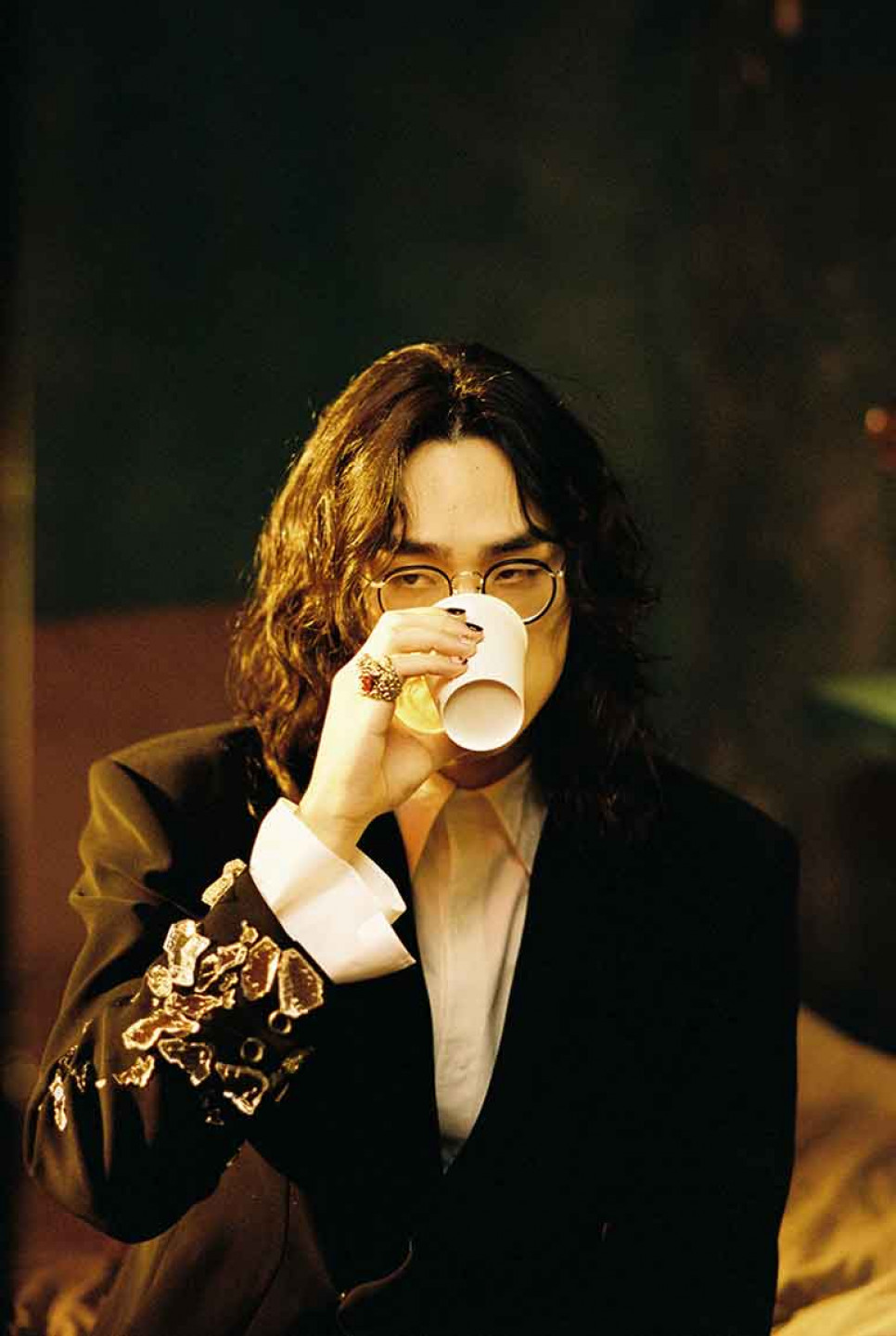 鶴-The-Crane新作〈DISEASE〉揣摩八零年代初期的-Disco-聲響並營造跳舞的氛圍,以復古的全類比方式錄製歌曲