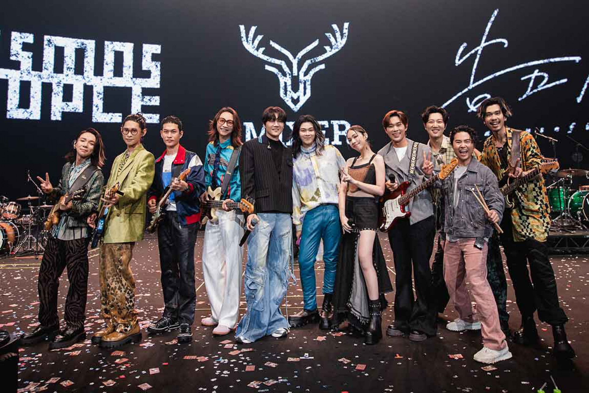 圖01:麋先生×宇宙人×告五人上週末〈馬戲團運動CircUs〉演唱會同台共演,驚喜萬人。(相信音樂提供)