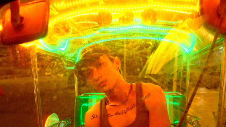 Shawn尚融啟動音樂創作之旅 首站抵達曼谷 交出暈船單曲〈一年四季都為你開花〉