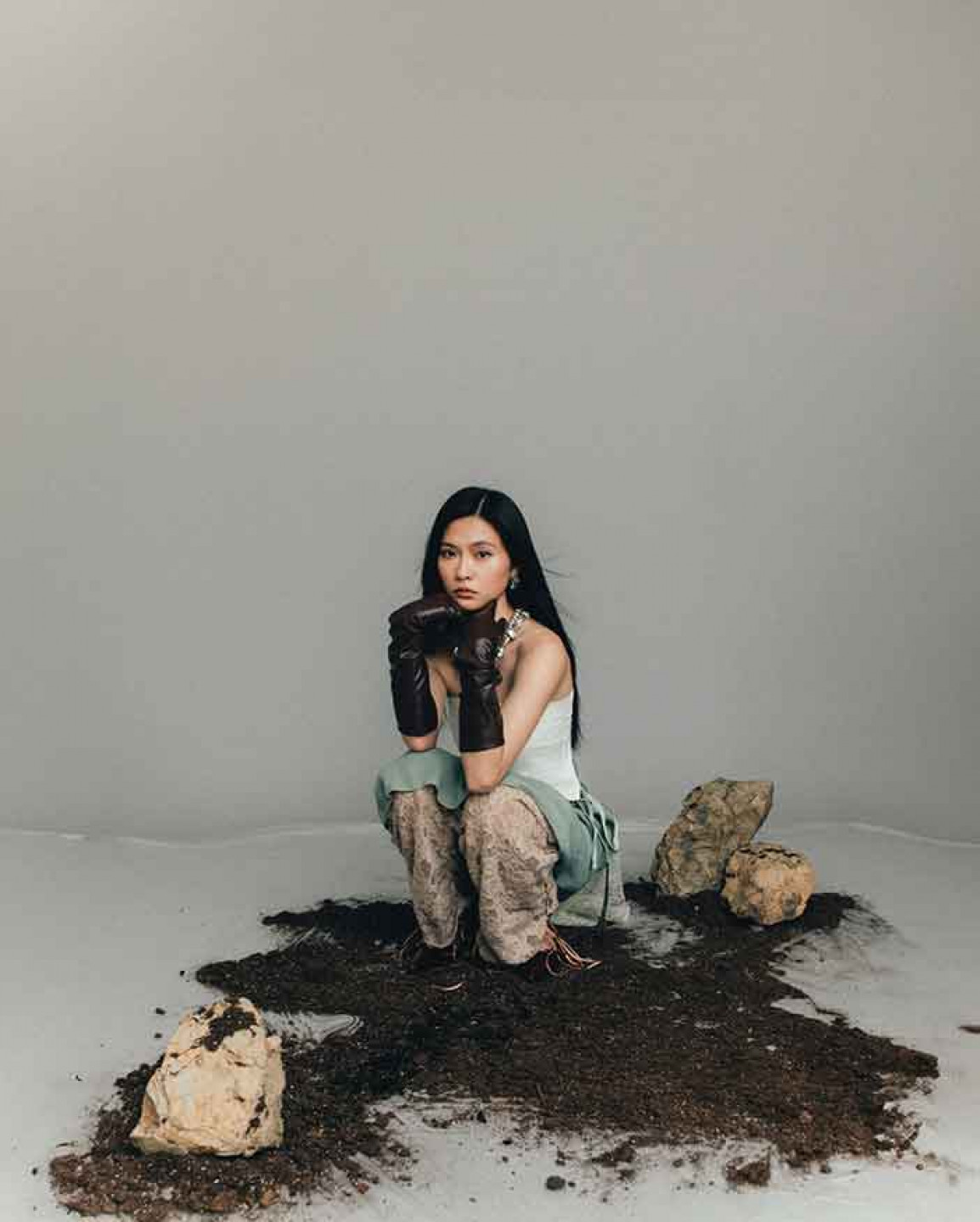 吳靜依首次以歌手身份獻聲,開拓屬於自己的表演宇宙