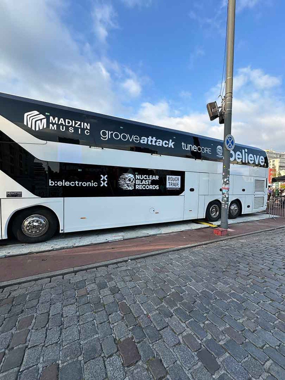 Believe-Music-Germany-也與-Reeperbahn-Festival-合作「音樂人公車」,鼓勵音樂人互相交流